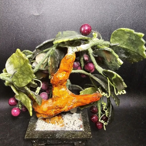 Oriental Jade Stone Bonsai Sculpture Tree With Grape Clusters And A Hard Stone - Picture 7 of 9